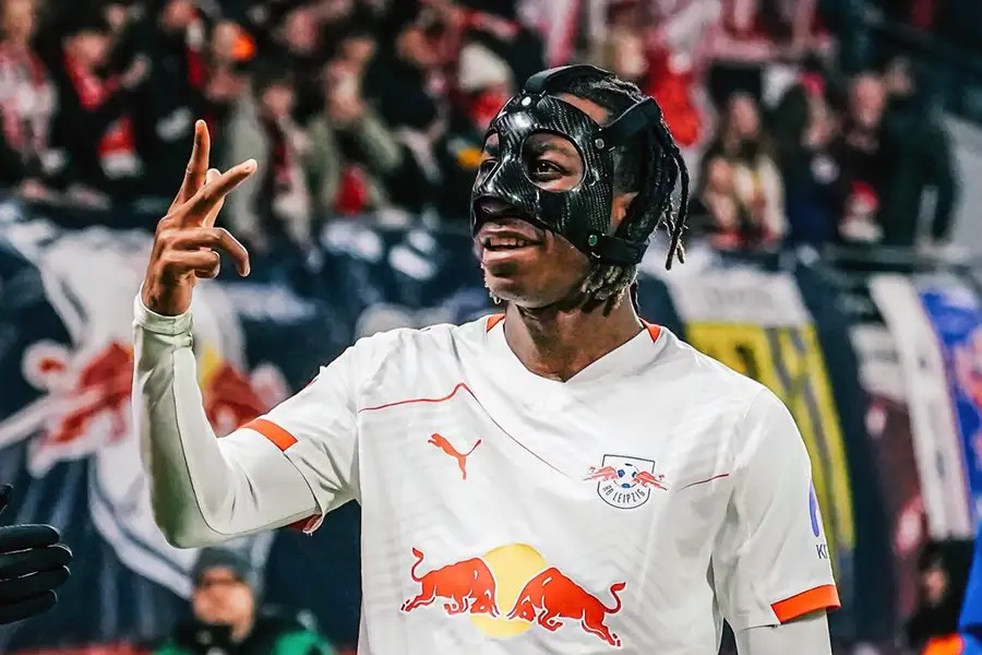 Yan Diomande, on Manchester United's radar