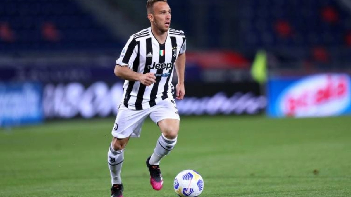 Arthur no quiere seguir en la Juventus y ya tiene dos novias