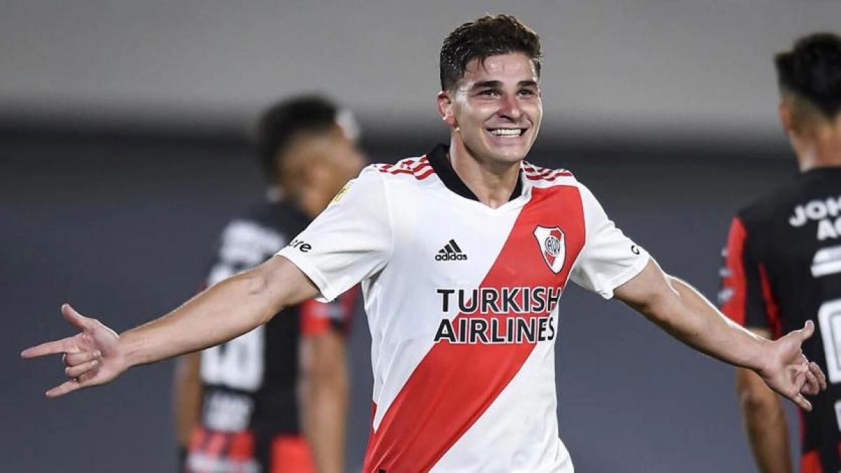 El delantero que debería pelearse el Barcelona y el Real Madrid los próximos años