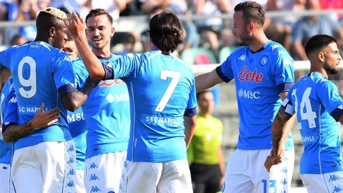 La plantilla del Napoli celebra un gol. Foto: Getty