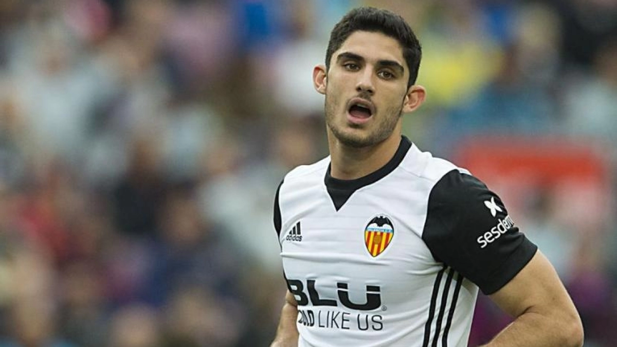 "Guedes en la rampa de salida del Valencia./ Foto: Mundo Deportivo"