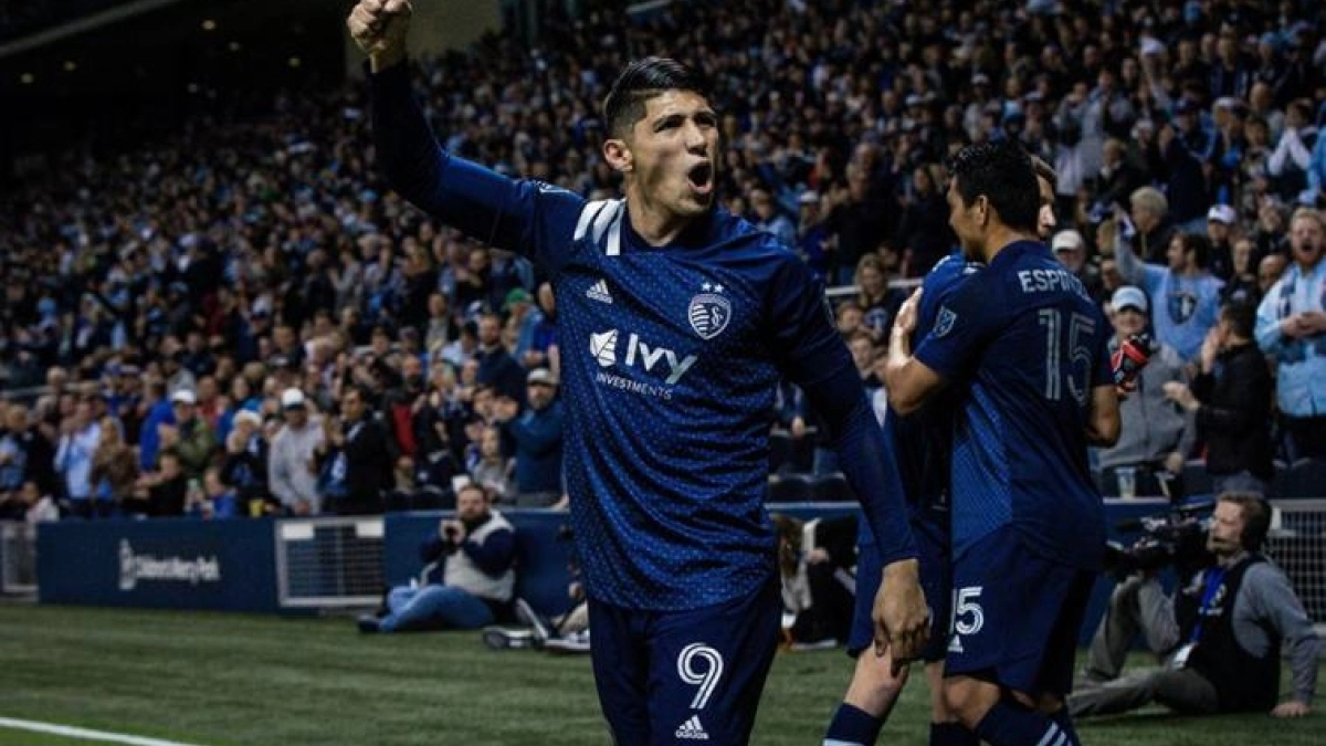 Alan Pulido se coloca en el radar europeo. Foto: Mediotiempo