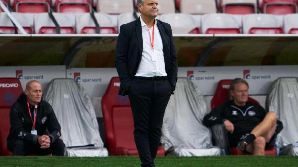 Capellas será el primer entrenador hasta que llegue Xavi