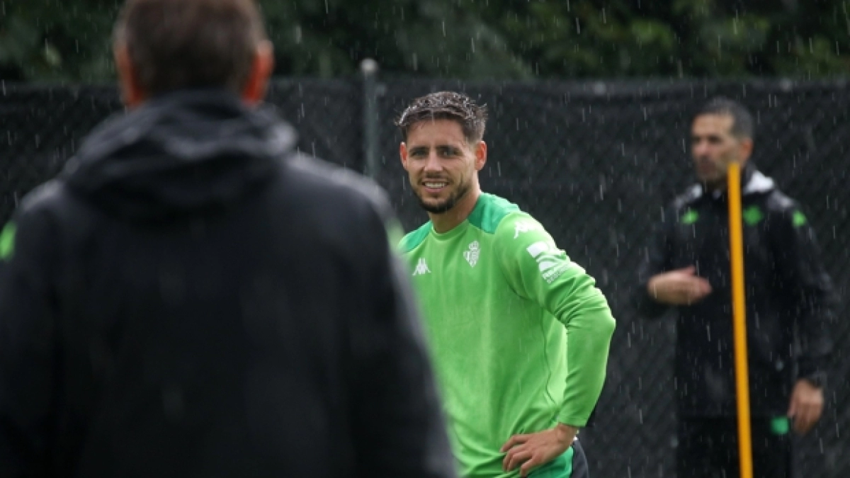 Álex Moreno se quiere quedar y el Betis ya tiene al sustituto. Foto: ABC Sevilla