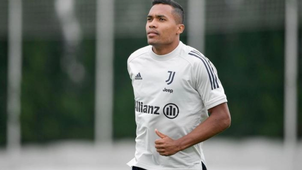 El United piensa en Álex Sandro para el lateral zurdo