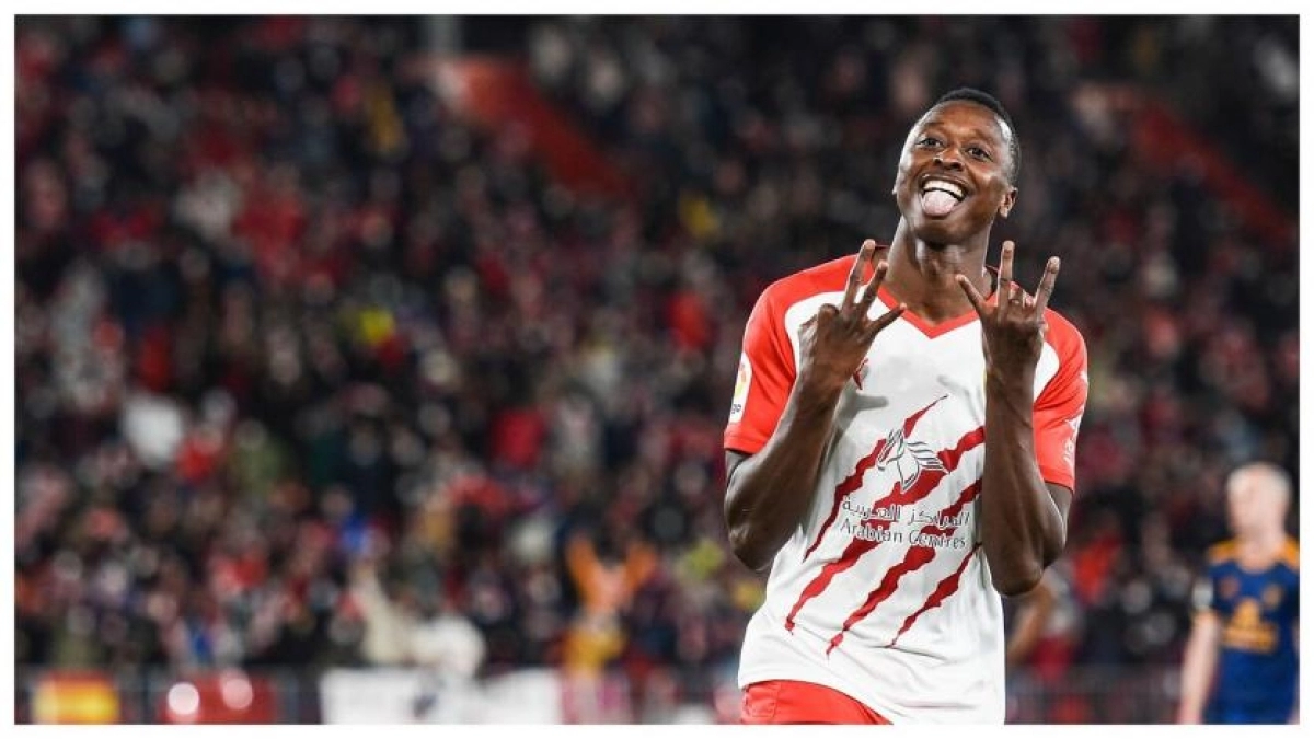 El jugador nigeriano saldrá de la UD Almería. Foto: Marca