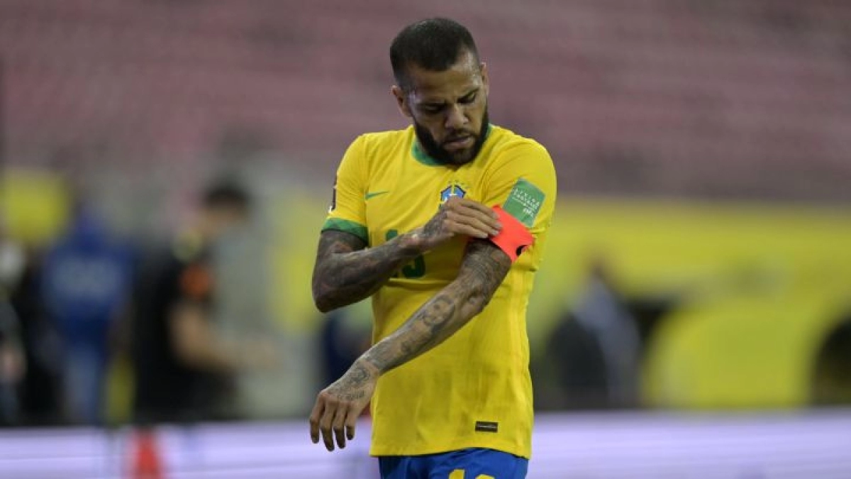 Dani Alves se ofrece al Atlético de Madrid. Foto: AS