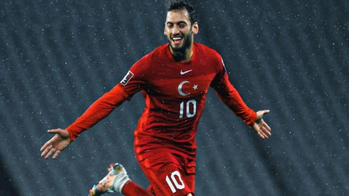 ANÁLISIS: ¿Cómo encaja Calhanoglu en el Inter de Milán?
