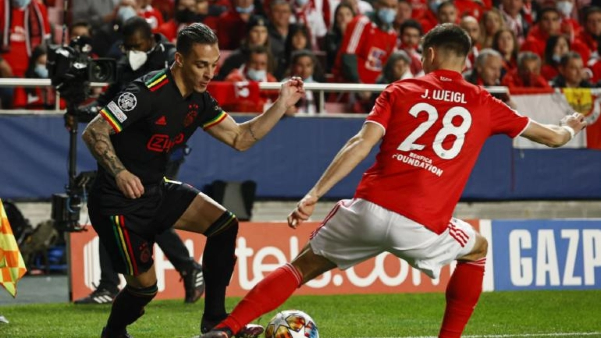 Los dos extremos que sigue el Manchester United para el verano