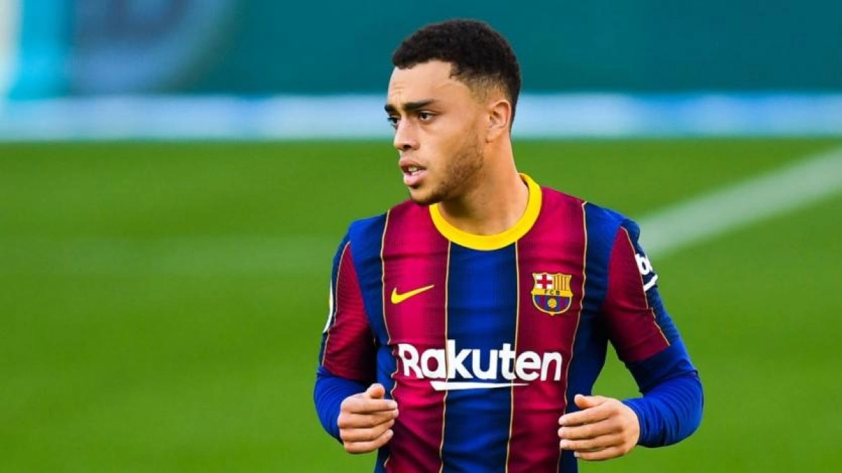 El Barcelona pone precio de salida a Sergiño Dest