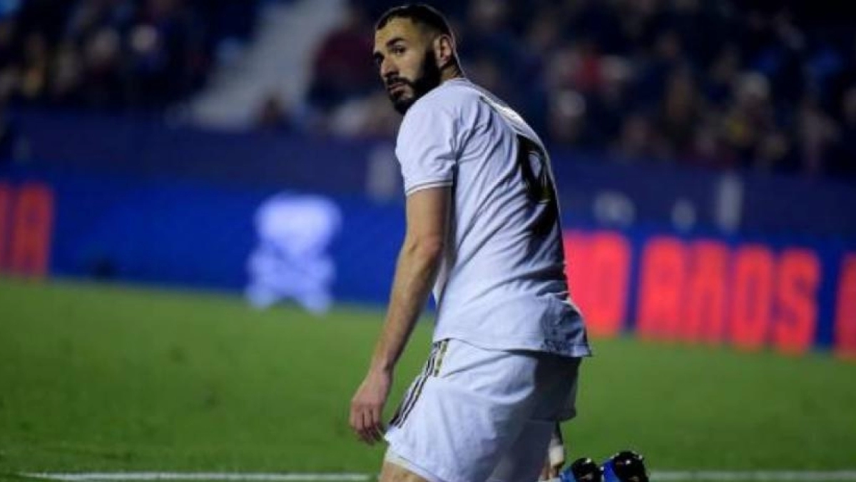 Benzema no sale de su crisis goleadora.