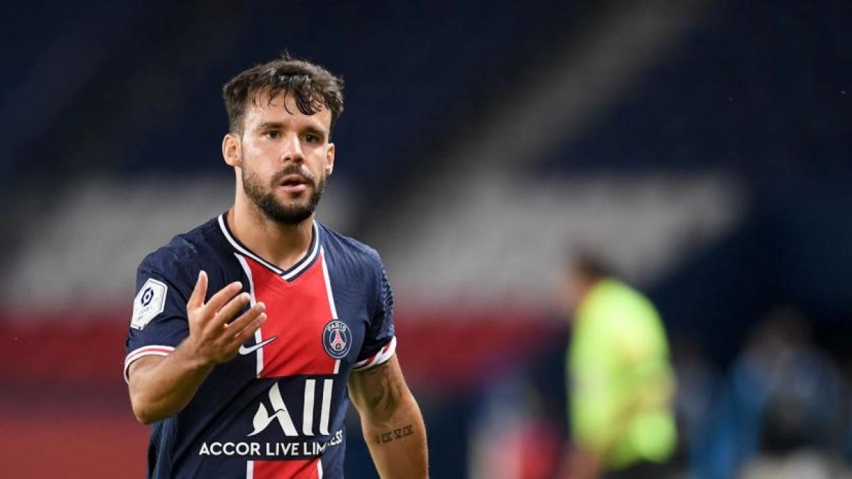Juan Bernat sigue en la lista de fichajes del Barcelona