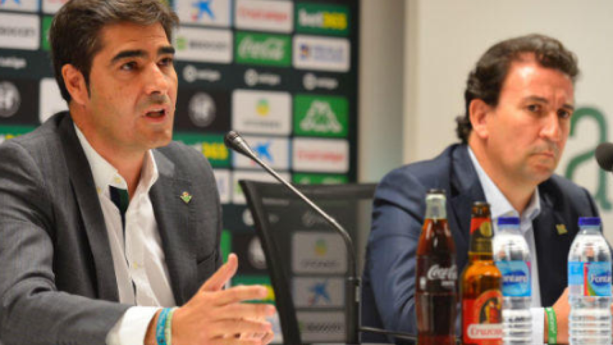 El Betis sigue regando su cortijo y la mala hierba crece "Foto: RBB"