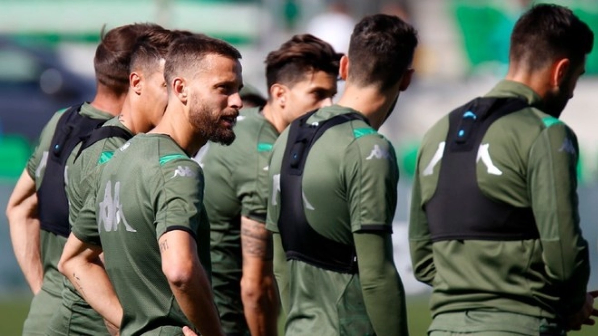 El Betis podría tener tres positivos en sus filas.