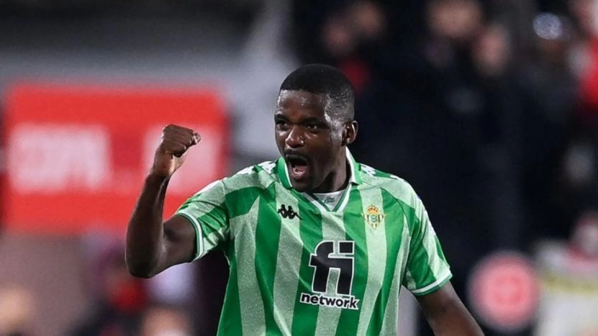 El Betis sigue buscando una salida para William Carvalho