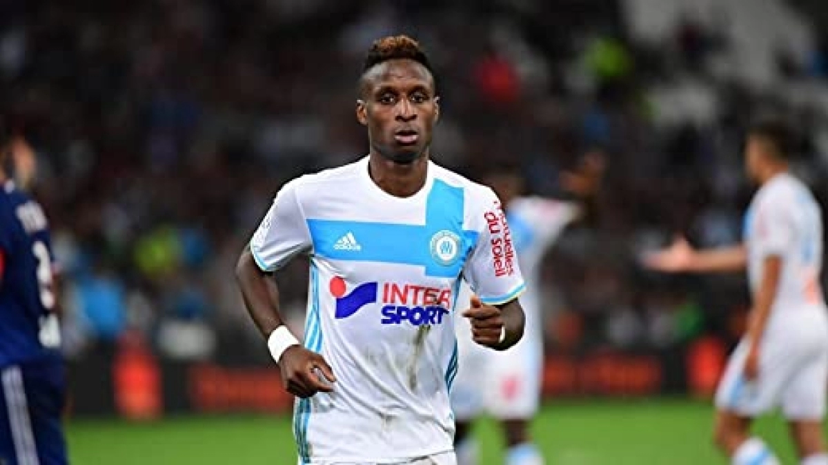 Bouna Sarr, nuevo objetivo del Sevilla / twitter