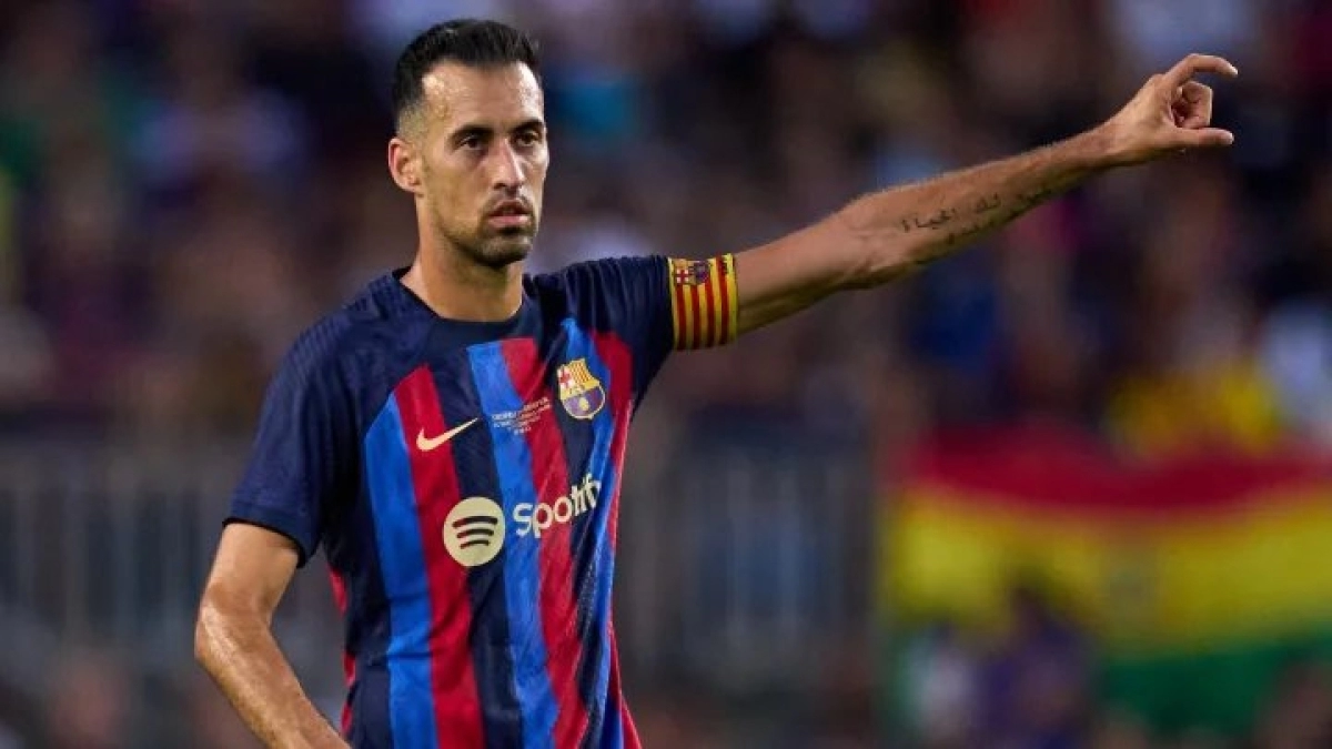 Los 3 jugadores que sigue el FC Barcelona para reemplazar a Busquets