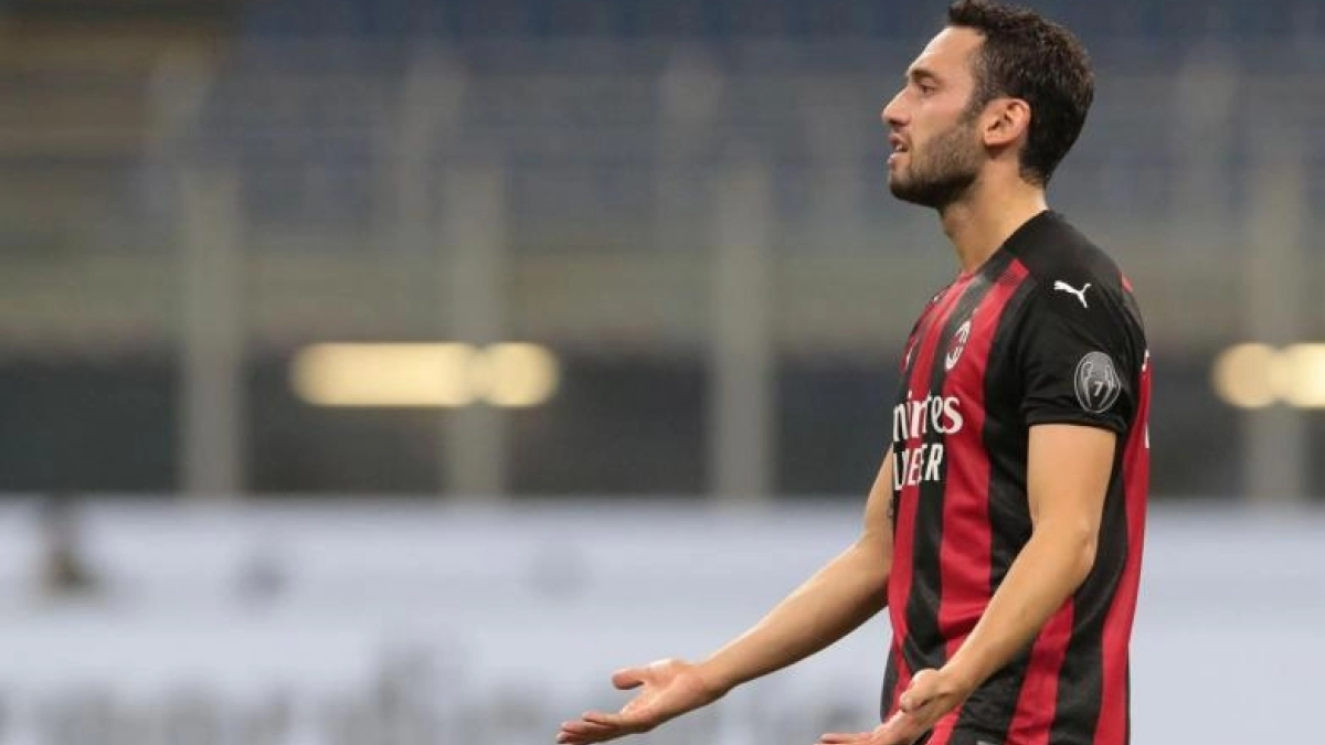 El Atlético de Madrid se une a la puja por Hakan Calhanoglu