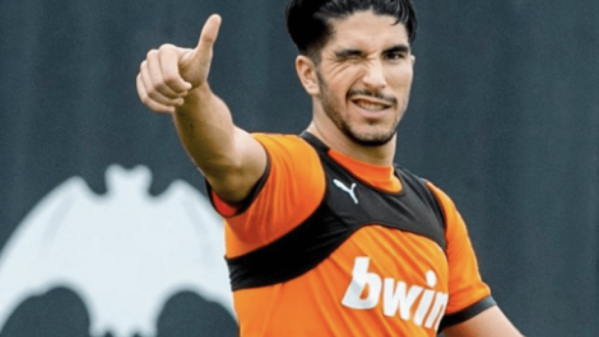 Carlos Soler sigue avivando el fuego de la polémica en el Valencia "Foto: ElDesmarque"