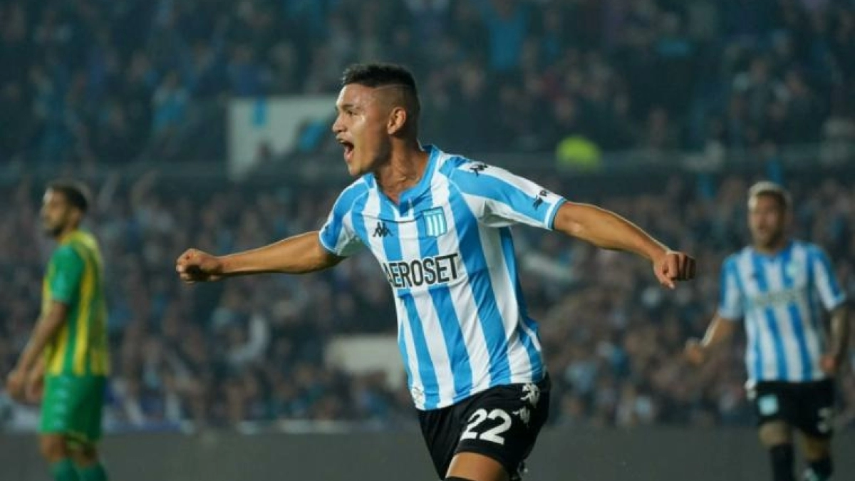 Equipos de LaLiga tras los pasos de Carlos Alcaraz, la nueva perla del fútbol argentino