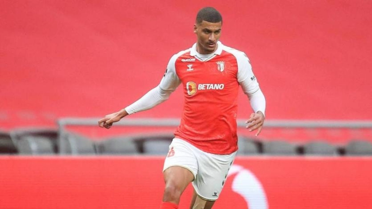 El Leicester se une a la puja por David Carmo