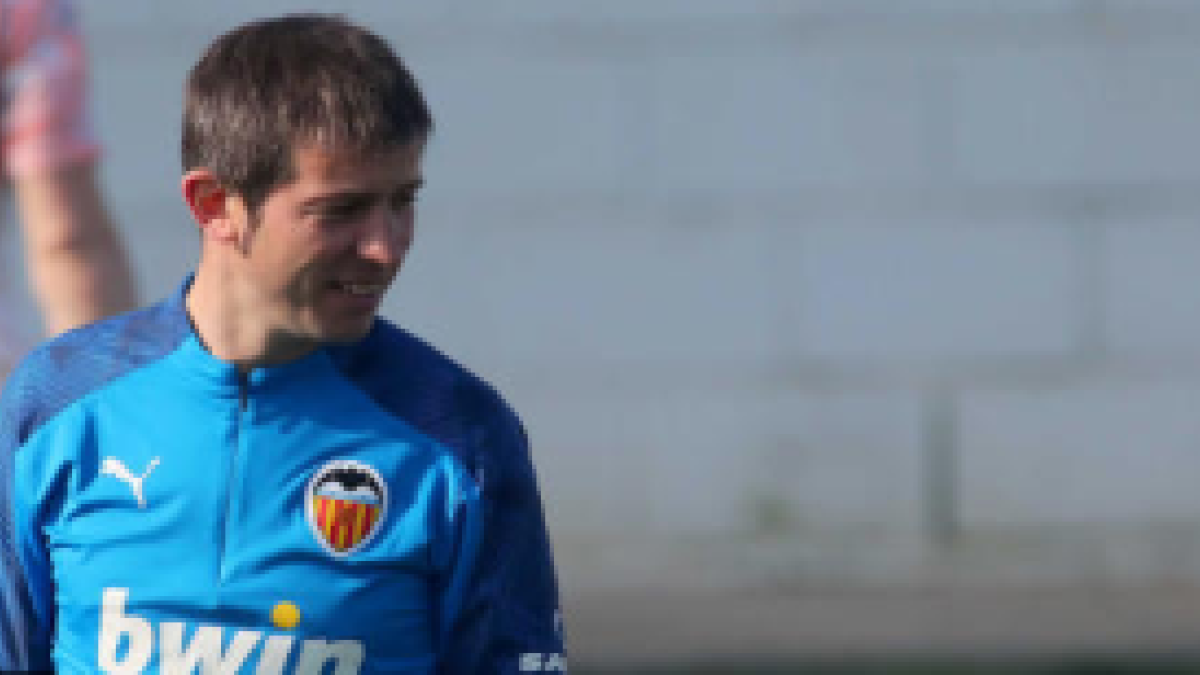 Nueva opción para el centro de la zaga del Valencia "Foto: AS"