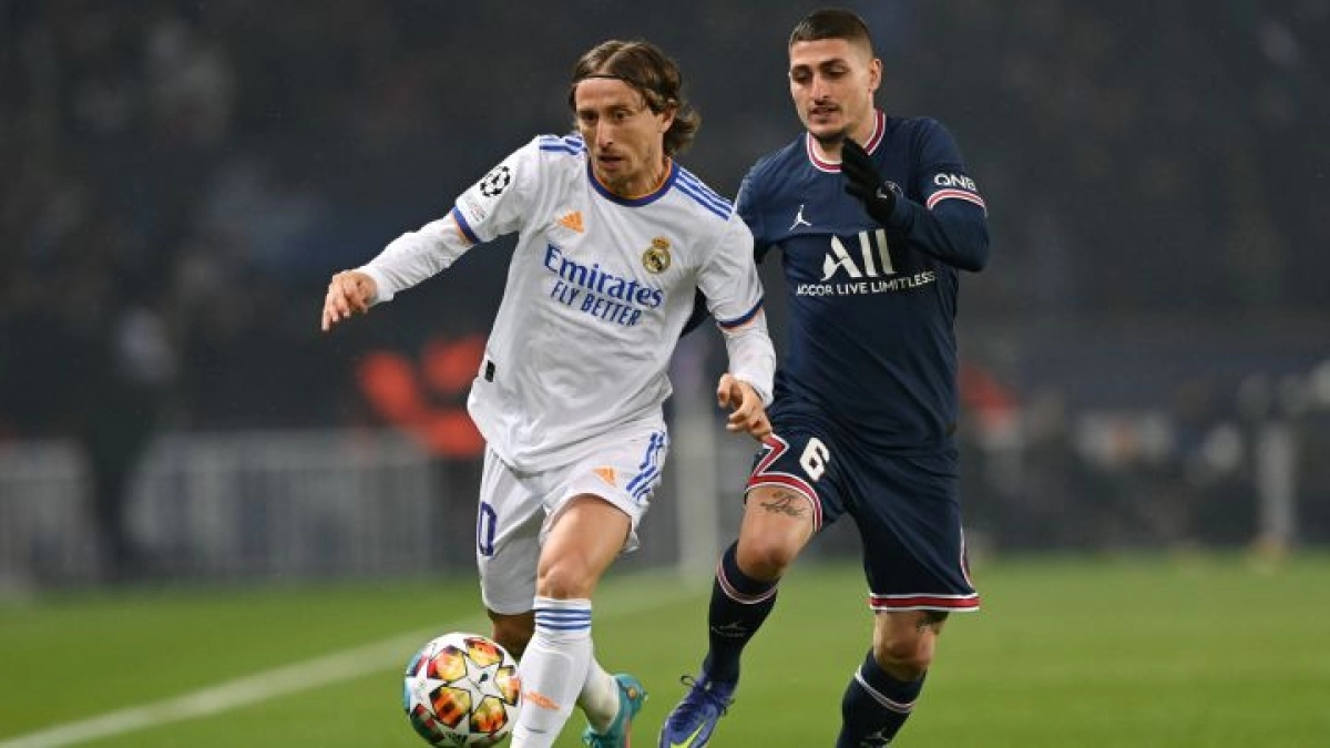El central por el que pelean Madrid y PSG - Foto: Diario AS