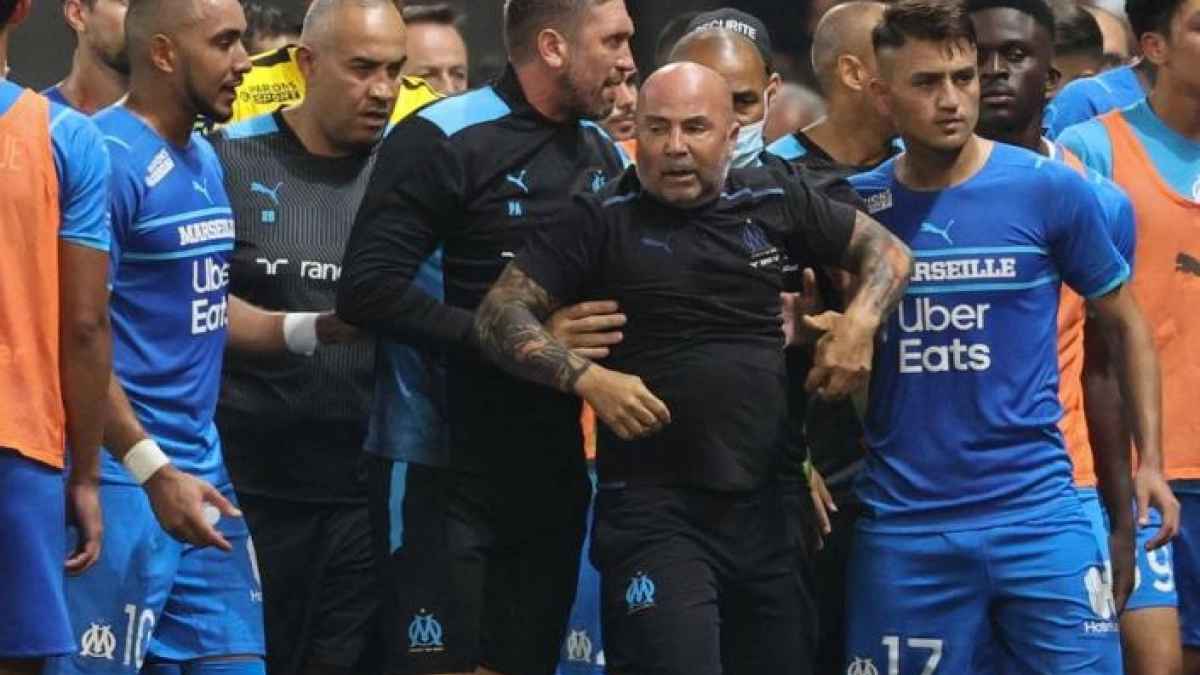El técnico argentino no seguirá al frente del conjunto francés. Foto: La Tercera