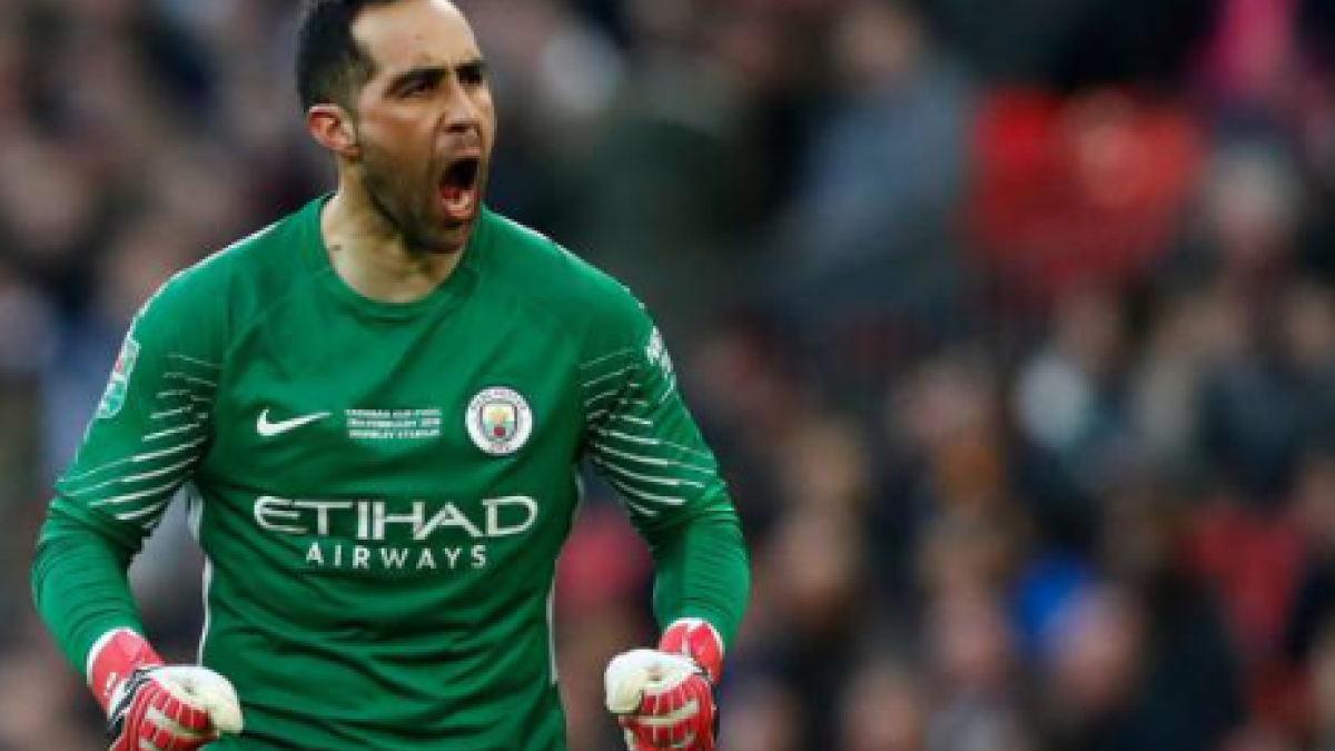 Claudio Bravo, poco para titular y mucho para suplente "Foto: AS"