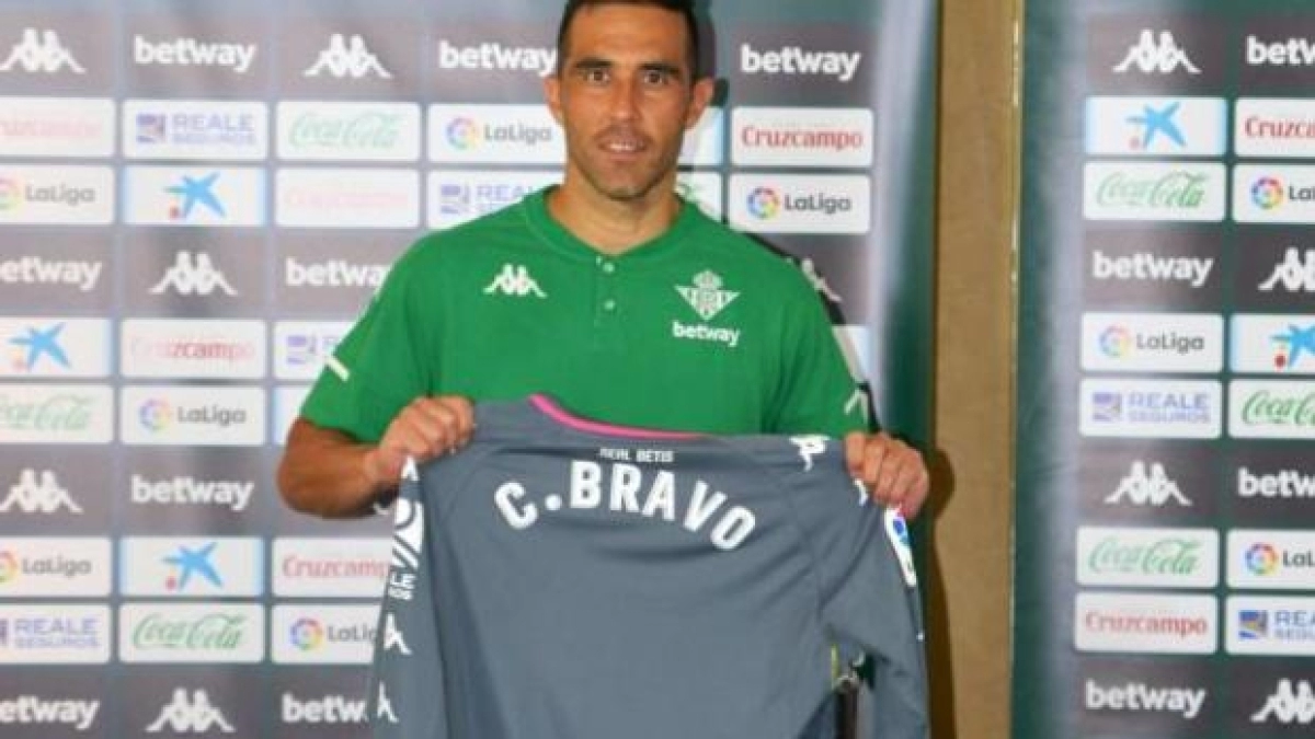 Claudio Bravo desea seguir en el Betis / ABC.es
