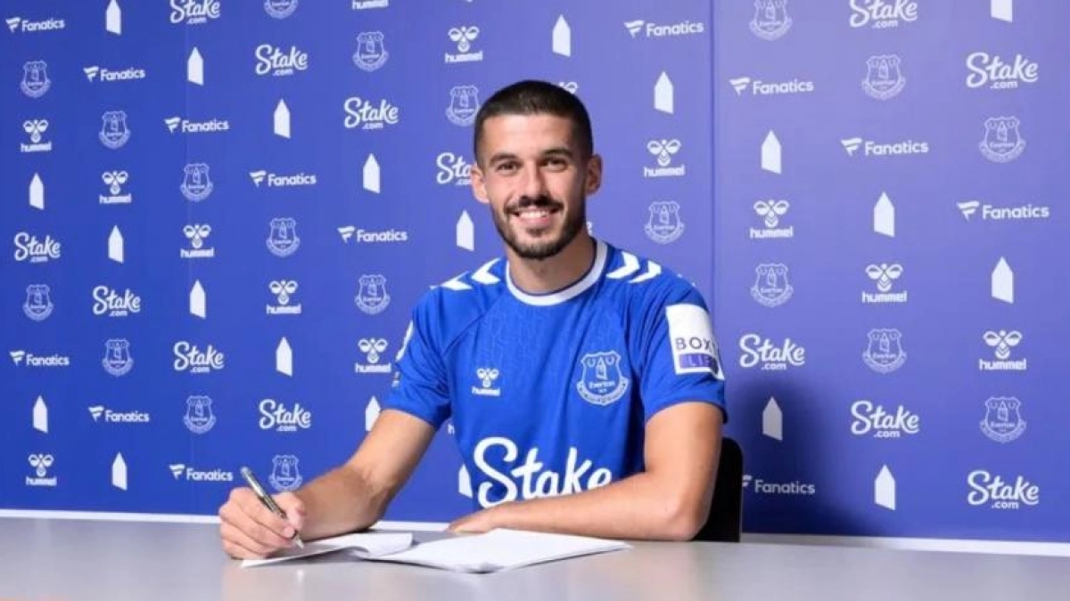 OFICIAL: Conor Coady, nuevo jugador del Everton