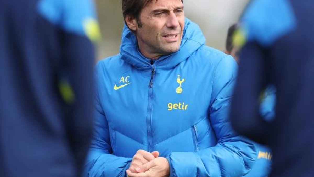 Conte no quiere renovar a Lloris y pide el fichaje de un portero de la Premier