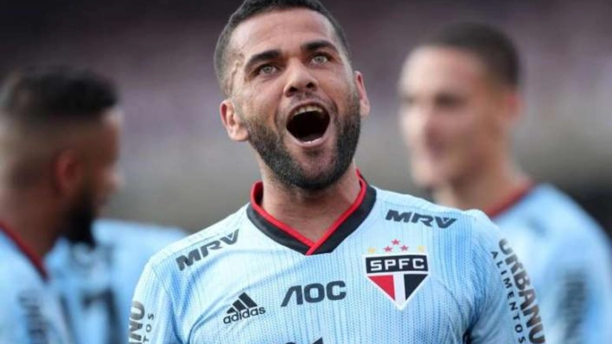 Dani Alves no se mueve del Sao Paulo / Besoccer.com