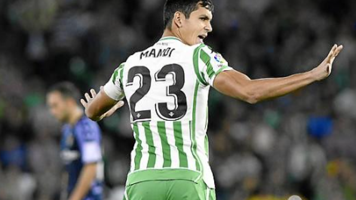 La defensa y los centros laterales siguen maltratando al Betis "Foto: Estadio Deportivo"