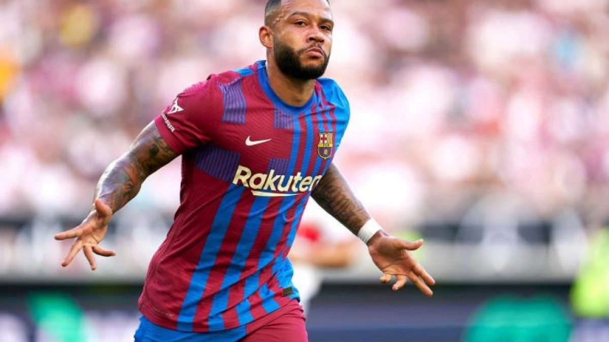 Depay, atento al futuro de Koeman en el Barcelona