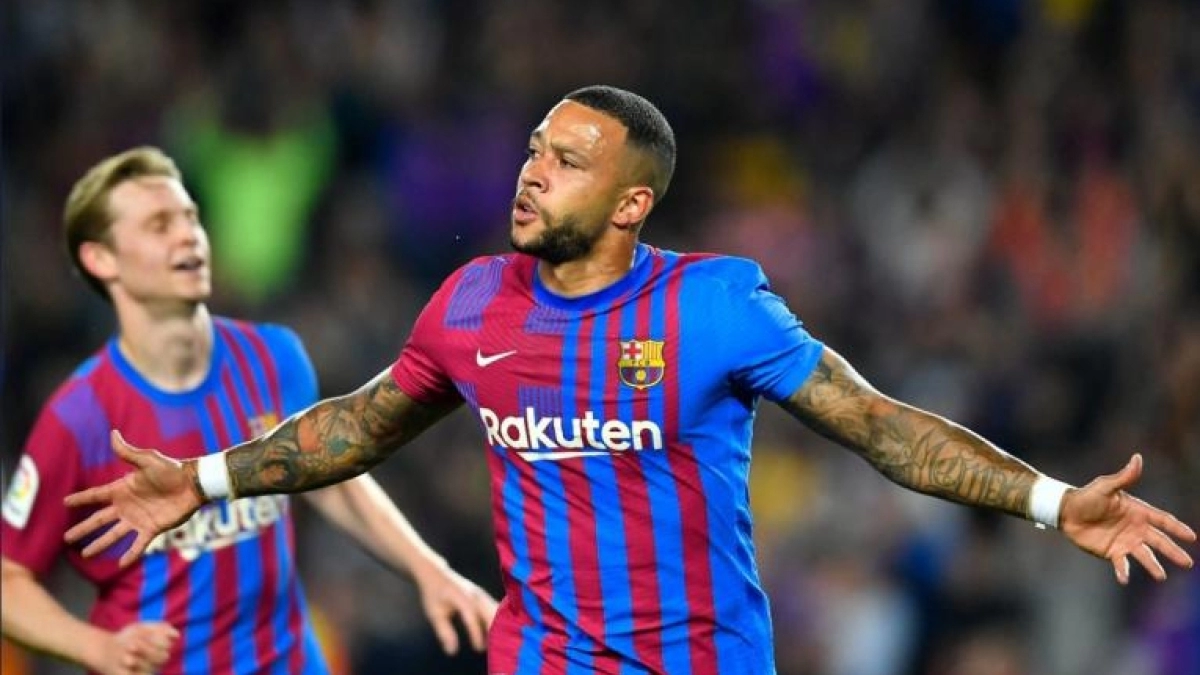 Depay, la nueva carta del Barça para bajar el precio de Koundé