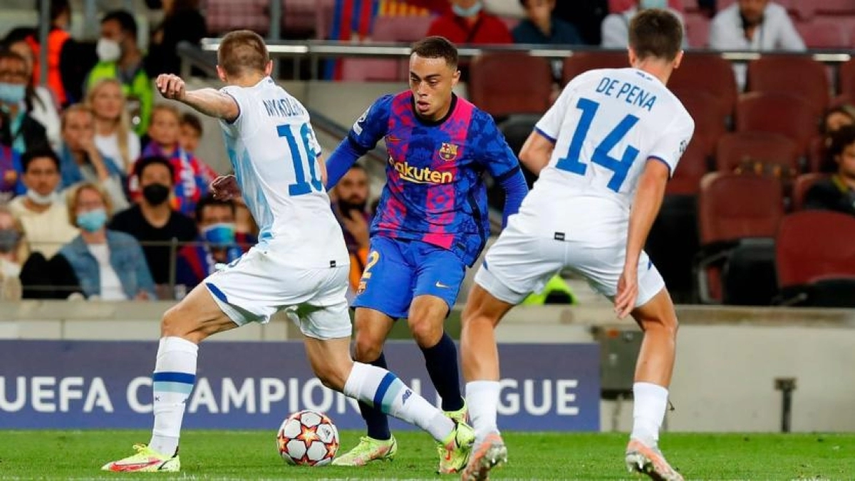 Dest sigue los pasos de Frenkie de Jong - Foto: Sport