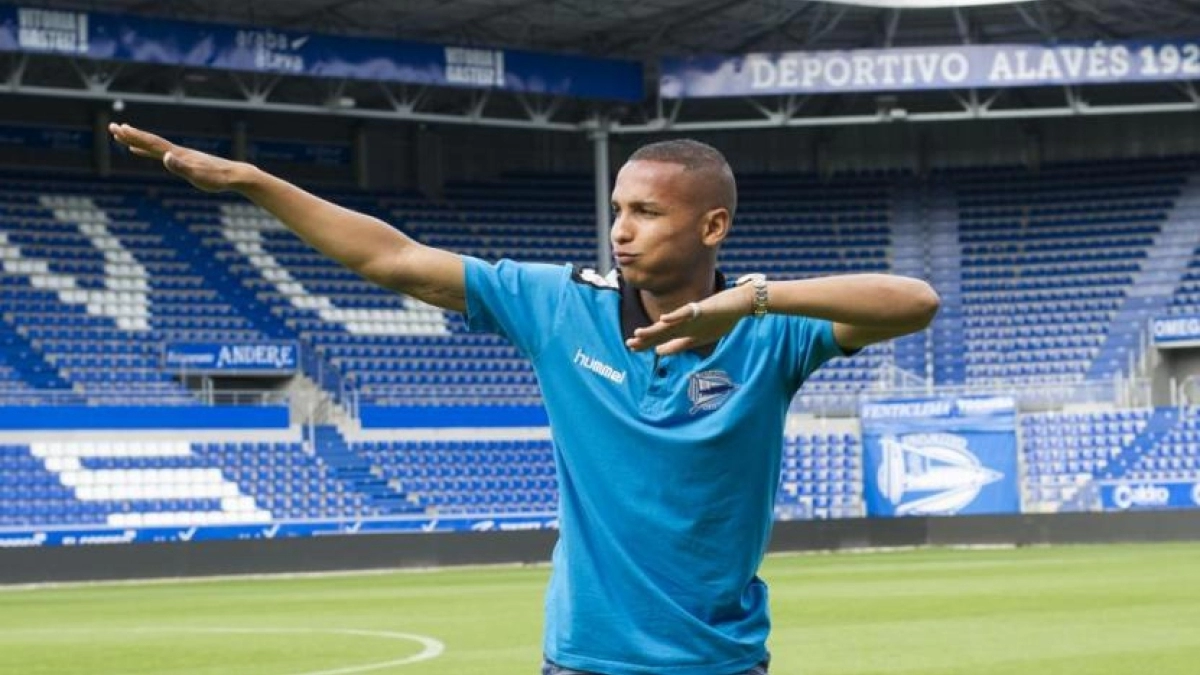 Deyverson, a falta de flecos.