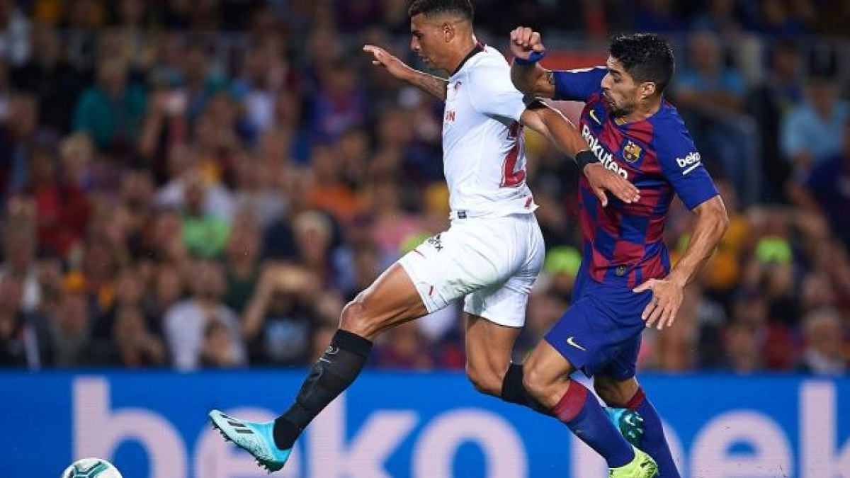 Diego Carlos es uno de los defensas que sigue el Barça.
