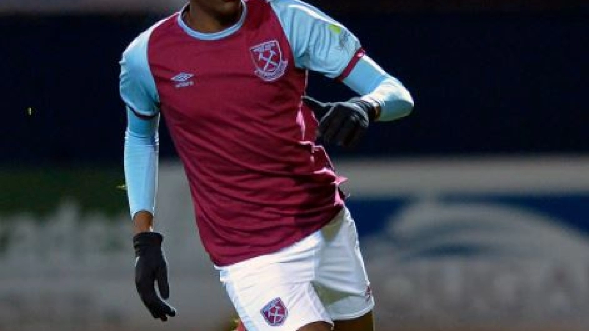Divin Mubama, la perla que el Manchester City quiere sumar "Foto: WHUFC"