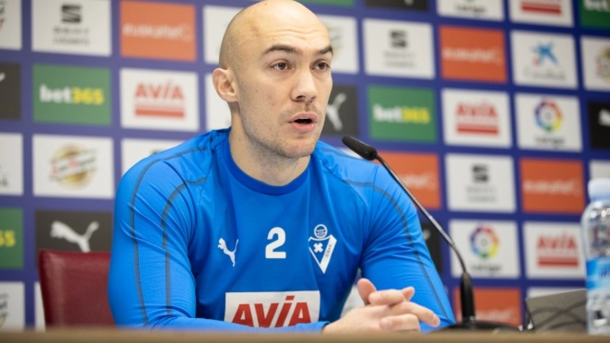 El Sevilla, cerca de cerrar el fichaje de Marko Dmitrovic