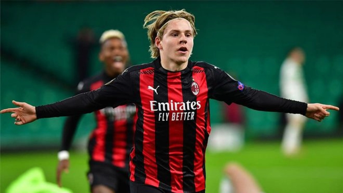 Jens Petter Hauge saldrá del Milan este verano. Foto: Getty