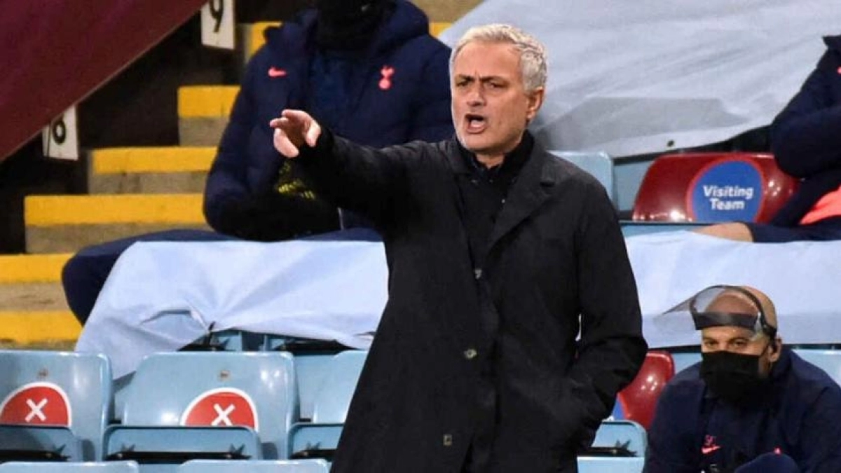 José Mourinho ha pedido dos jugadores para mejorar la plantilla. Foto: Getty