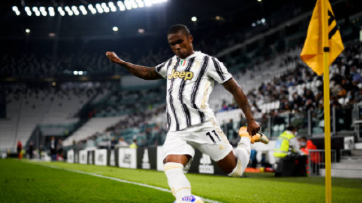 "Douglas Costa, el anhelo de los Wolves. Foto: Getty Images"