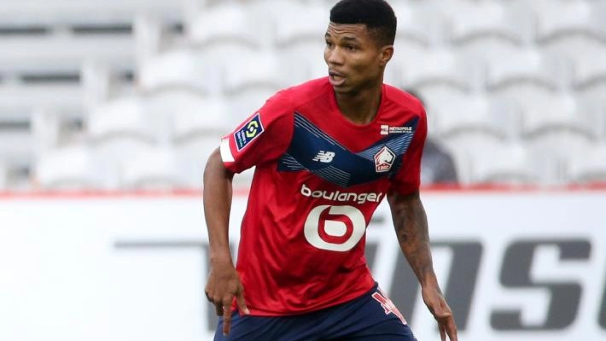 El Atlético de Madrid llega a un acuerdo por Reinildo Mandava / TheSun.co.uk