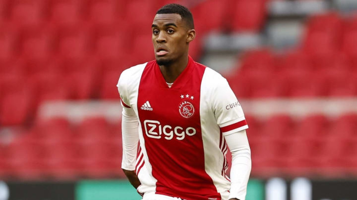 El club que tiene hecho el fichaje de Ryan Gravenberch / 90min.com