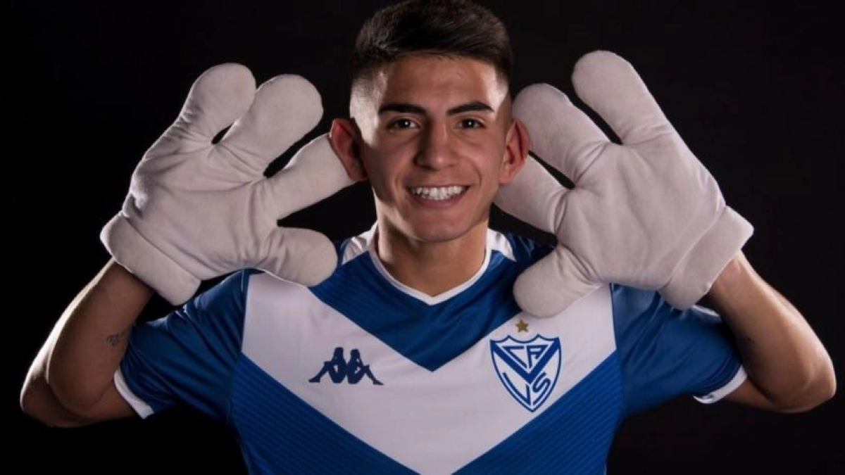 El Manchester United ya negocia por Thiago Almada / Clarin.com
