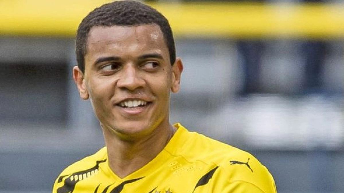 El ofertón del Manchester United para fichar a Akanji / Express.co.uk