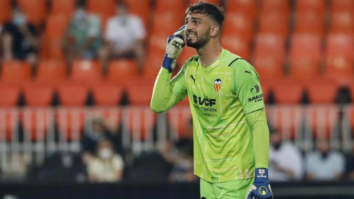 El portero georgiano se quedará en Valencia. Foto: Getty
