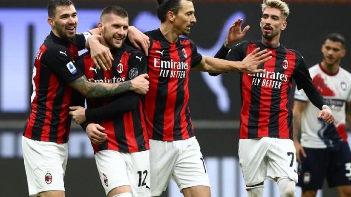 El intercambio de defensas que negocian Barça y Milan